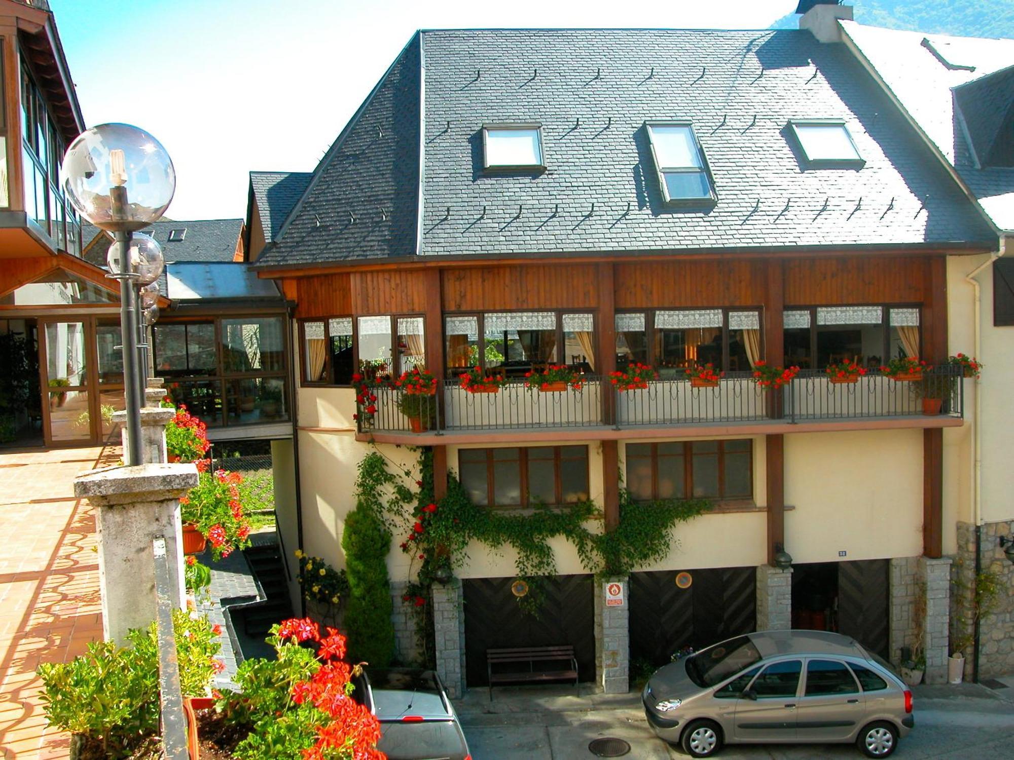 Hosteria Catalana Bossost Exterior foto